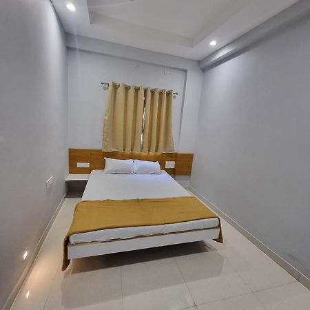 Vivanta Inn Lodge, Solapur Zewnętrze zdjęcie