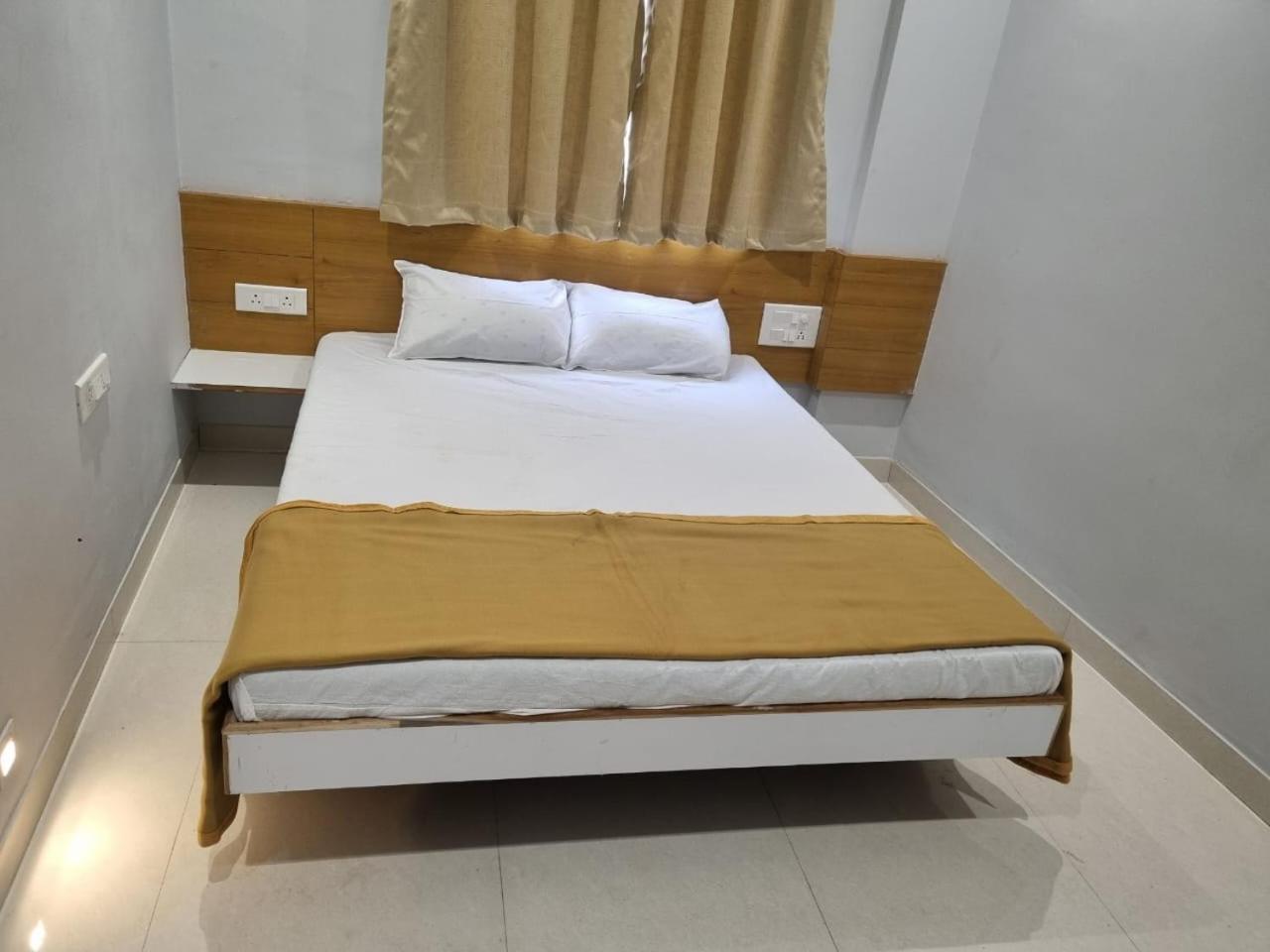 Vivanta Inn Lodge, Solapur Zewnętrze zdjęcie