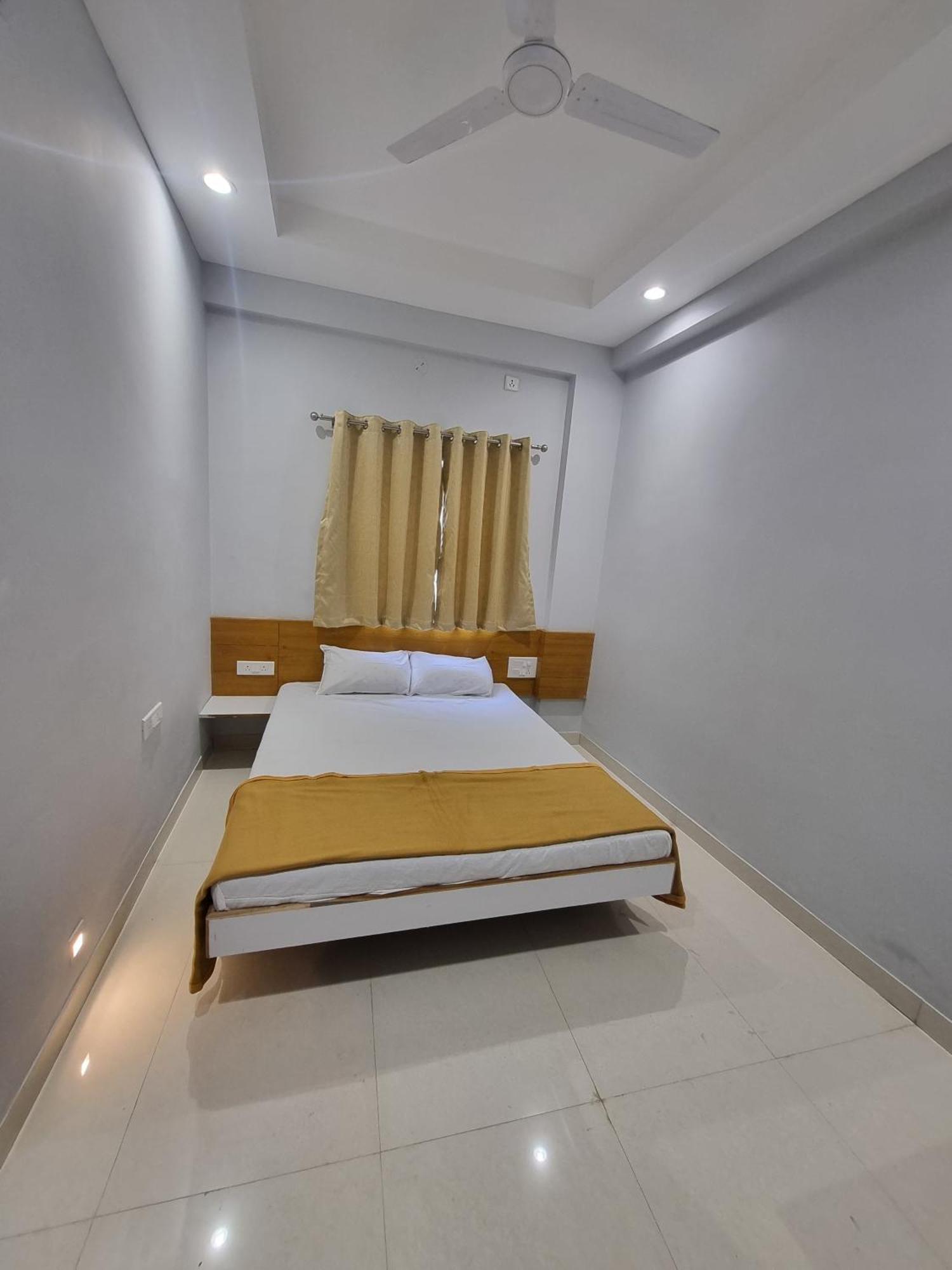 Vivanta Inn Lodge, Solapur Zewnętrze zdjęcie