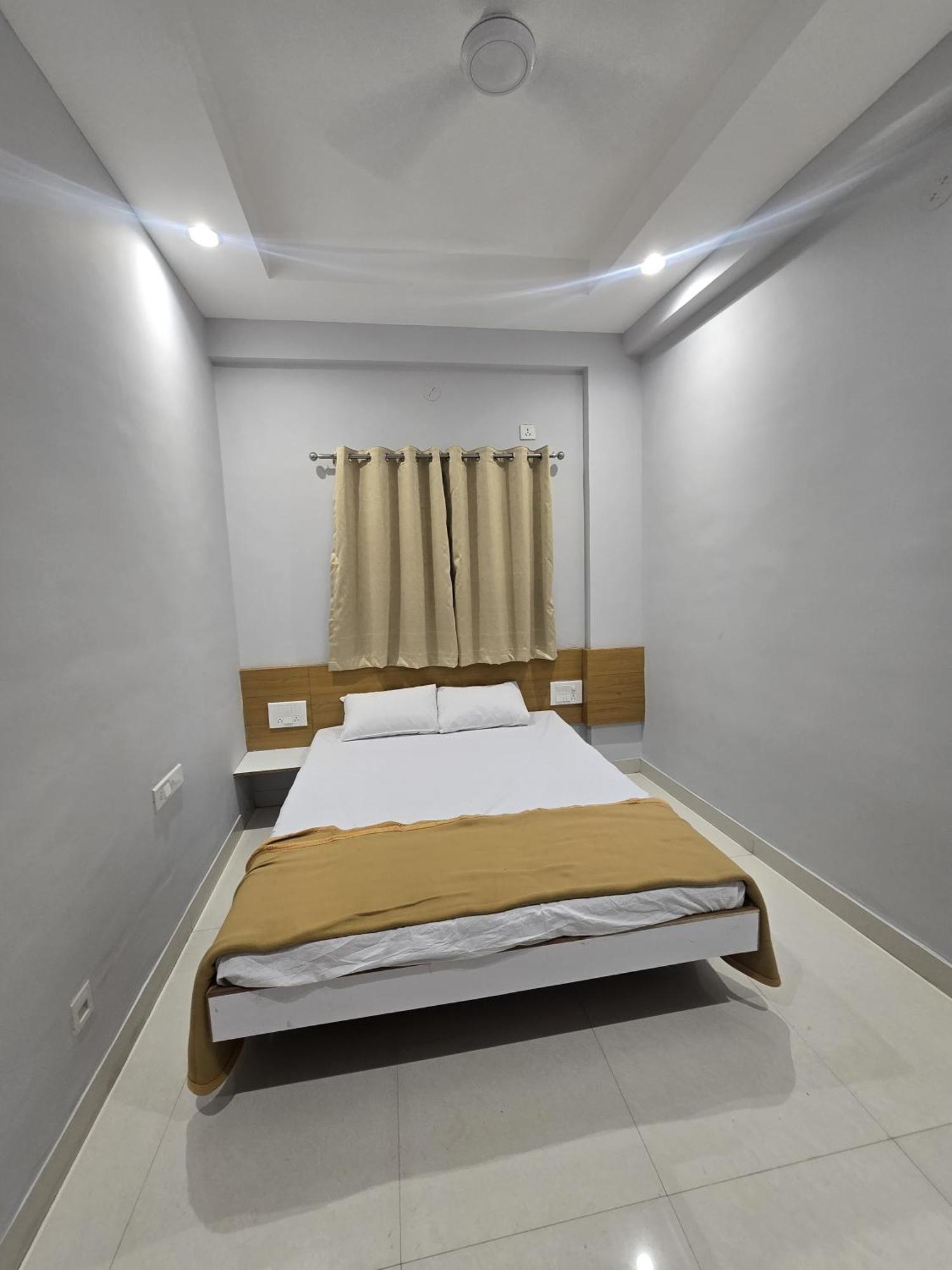Vivanta Inn Lodge, Solapur Zewnętrze zdjęcie