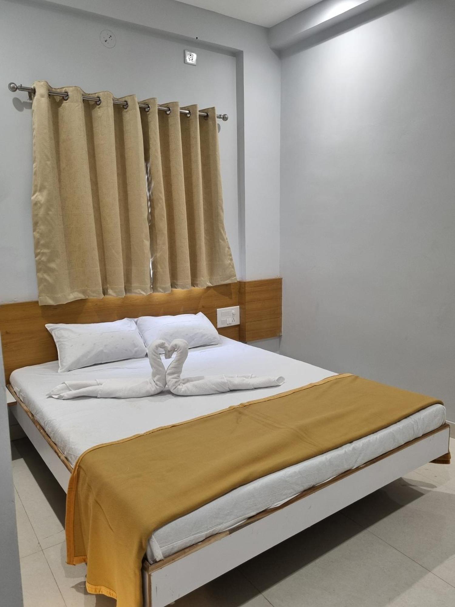 Vivanta Inn Lodge, Solapur Zewnętrze zdjęcie